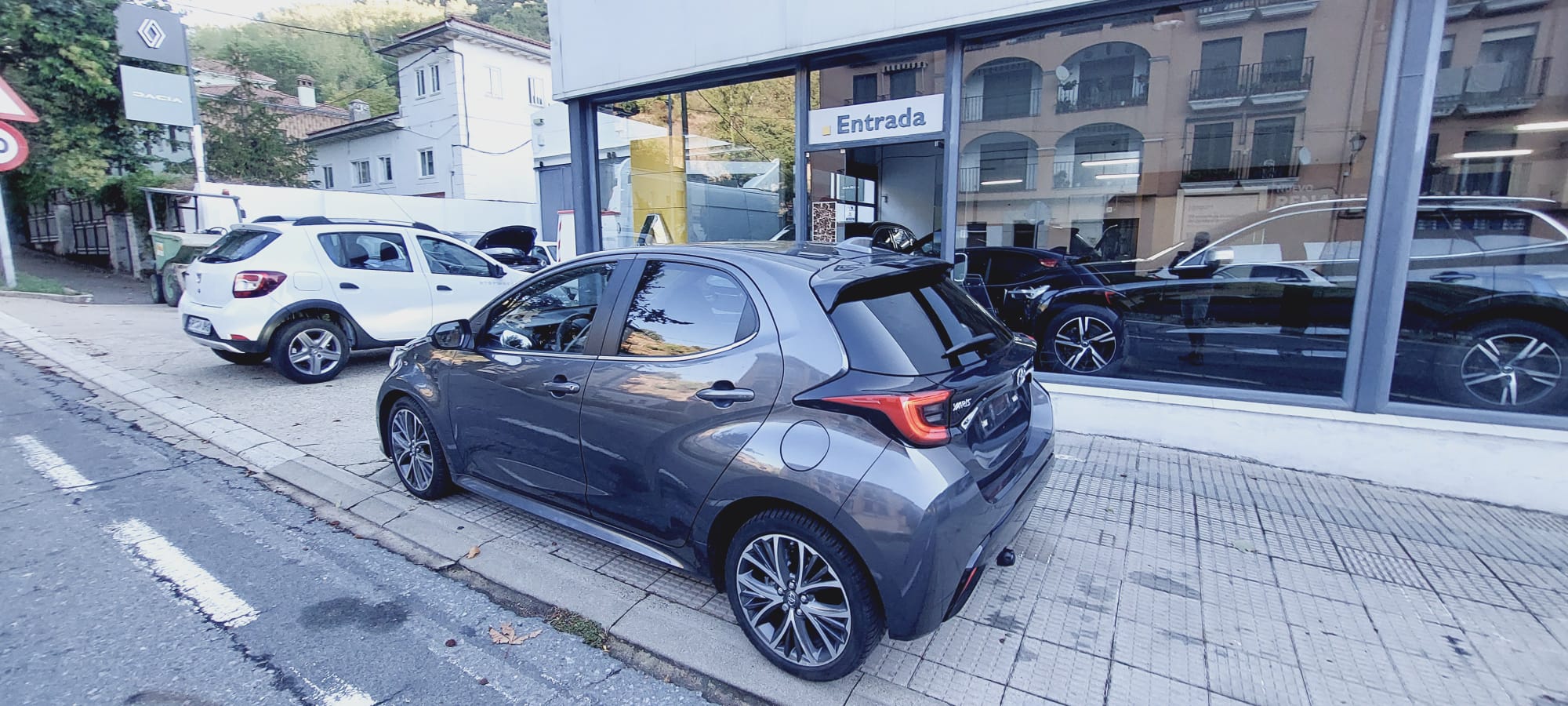 Toyota Yaris 116 cv hyb miniatura 3